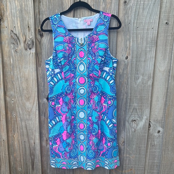 Lilly Pulitzer Dresses & Skirts - Lilly Pulitzer Blue and Pink Sheath Mini Dress
Excellent condition